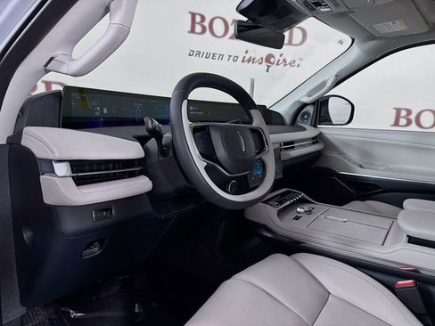 New 2026 Lincoln Navigator Reserve AWD/4WD image 10