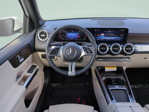 Used 2026 Mercedes-Benz GLB 250 w/ Exclusive Package image 12