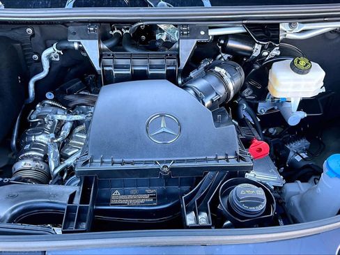 Used 2025 Mercedes-Benz Sprinter 2500 image 35
