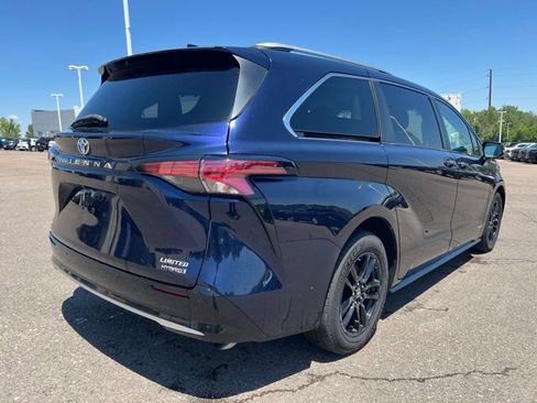 Used 2021 Toyota Sienna Limited AWD/4WD image 6