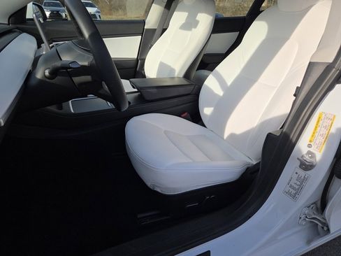 Used 2021 Tesla Model 3 Standard Range Plus image 6