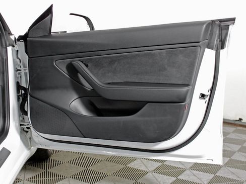 Used 2020 Tesla Model 3 Performance image 32