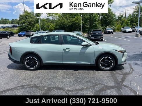 Certified 2025 Kia K4 GT-Line Turbo FWD image 4