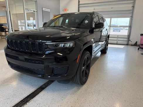 Used 2023 Jeep Grand Cherokee L Laredo AWD/4WD image 5