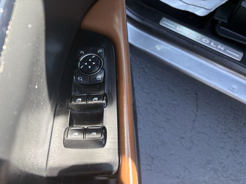 Used 2022 Lincoln Nautilus Reserve FWD image 15