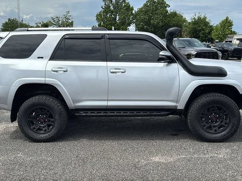 Used 2021 Toyota 4Runner SR5 Premium AWD/4WD image 7