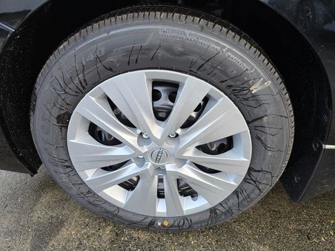 Used 2025 Nissan Sentra S image 9