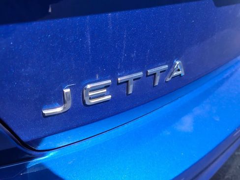 Used 2023 Volkswagen Jetta SE FWD image 11