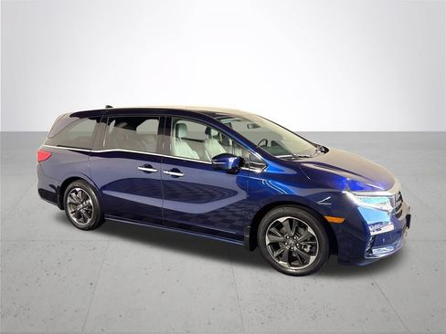 Used 2023 Honda Odyssey Elite image 4