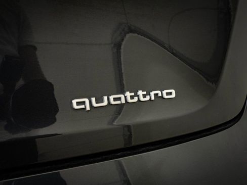 Used 2021 Audi e-tron Premium w/ Convenience Plus Package image 17