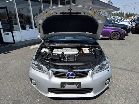 Used 2011 Lexus CT 200h Premium w/ Leather Pkg FWD image 12