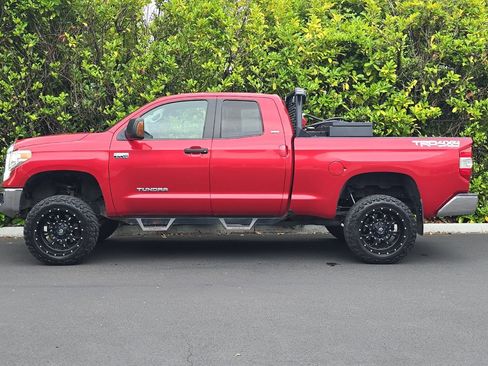 Used 2017 Toyota Tundra SR5 w/ TRD Off Road Package AWD/4WD image 7