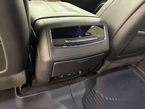 Used 2024 Cadillac Escalade ESV Sport Platinum w/ LPO, ONYX Package AWD/4WD image 19