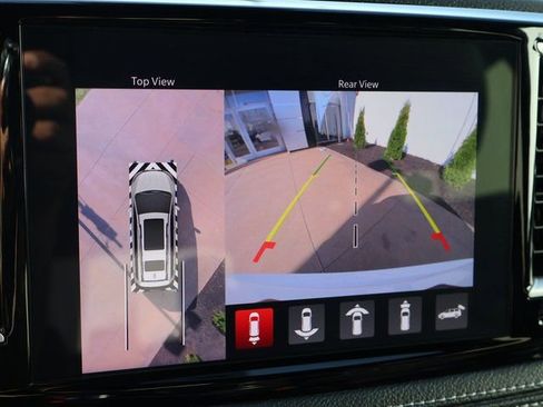 Used 2024 Chrysler Pacifica Limited FWD image 25