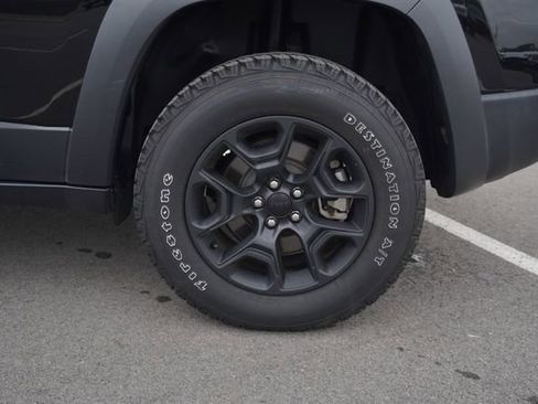 Used 2022 Jeep Cherokee Trailhawk w/ Sun, Sound & Nav Group image 42