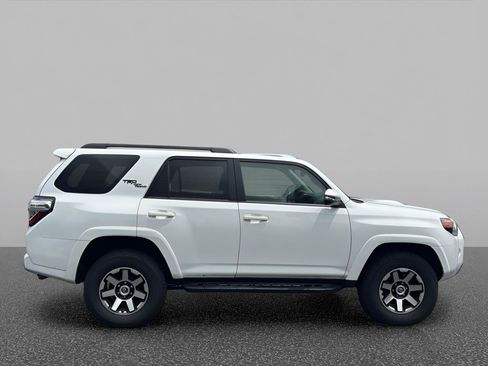 Used 2021 Toyota 4Runner TRD Off-Road Premium w/ Moonroof Package AWD/4WD image 7