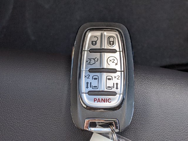 New 2026 Chrysler Pacifica Select FWD image 27