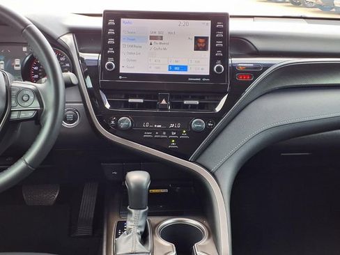 Used 2022 Toyota Camry XSE FWD image 8