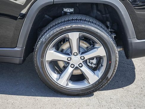 New 2026 Jeep Grand Cherokee L Limited image 10