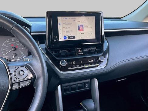 Used 2023 Toyota Corolla Cross LE w/ Moonroof Package FWD image 7