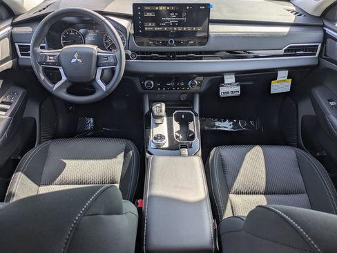 New 2026 Mitsubishi Outlander ES AWD/4WD image 13