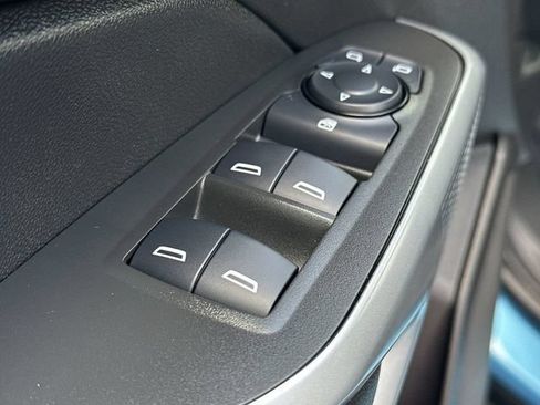 Certified 2025 Chevrolet Trax RS FWD image 20