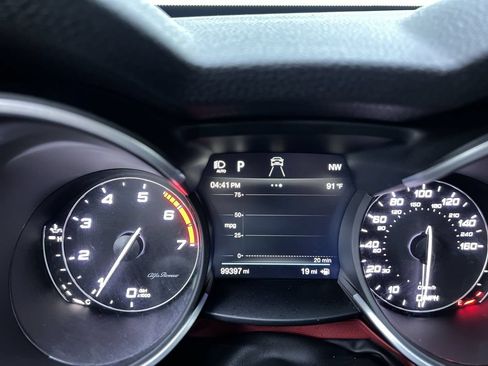 Used 2019 Alfa Romeo Stelvio Ti Sport w/ Quick Order Package 22S Sport AWD/4WD image 19