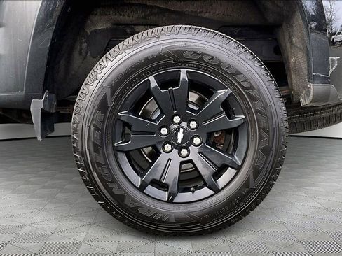 Used 2017 Chevrolet Colorado Z71 w/ Z71 Midnight Edition image 32