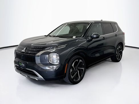Used 2024 Mitsubishi Outlander SE AWD/4WD image 3