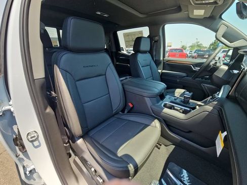 New 2026 GMC Sierra 1500 Denali w/ Denali Reserve Package AWD/4WD image 18