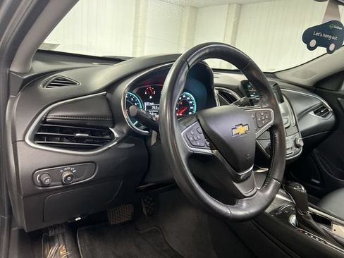 Certified 2018 Chevrolet Malibu LT w/ Leather Package FWD image 10