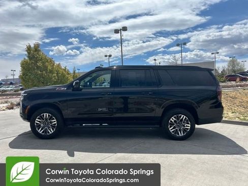 Used 2025 Chevrolet Suburban Z71 AWD/4WD image 4