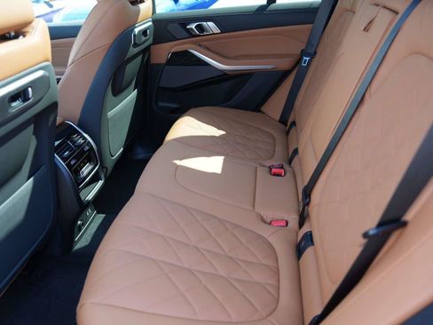 Used 2026 BMW X5 sDrive40i w/ M Sport Package RWD image 11