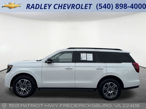 Used 2025 Ford Expedition Active AWD/4WD image 16
