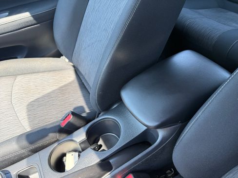 Used 2015 Nissan Sentra SV FWD image 14