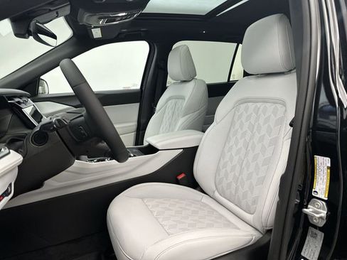 New 2026 Jeep Cherokee Overland image 15