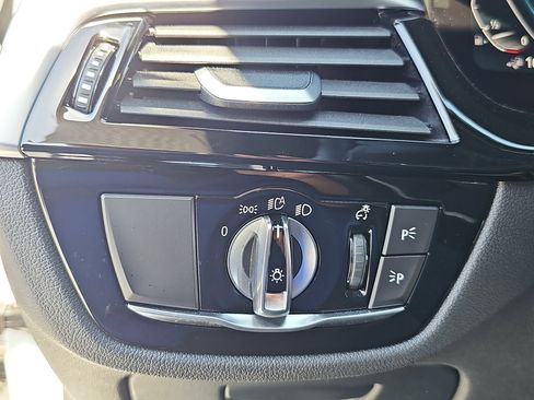 Used 2023 BMW 530e w/ M Sport Package image 26