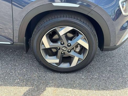 Used 2023 Hyundai Venue Limited FWD image 9