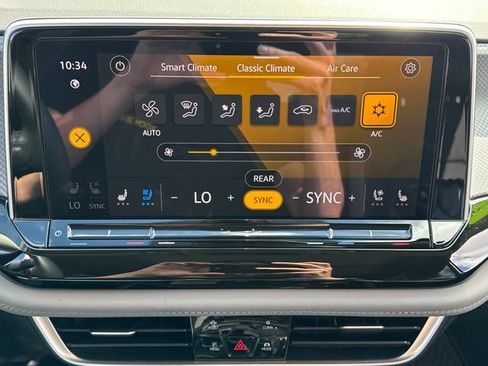 Certified 2026 Volkswagen Atlas Peak Edition AWD/4WD image 31