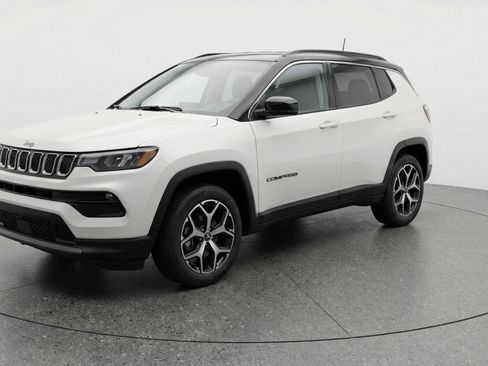 Used 2025 Jeep Compass Limited image 3