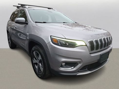 Used 2019 Jeep Cherokee Limited image 3