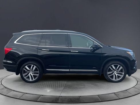 Used 2018 Honda Pilot Touring image 6