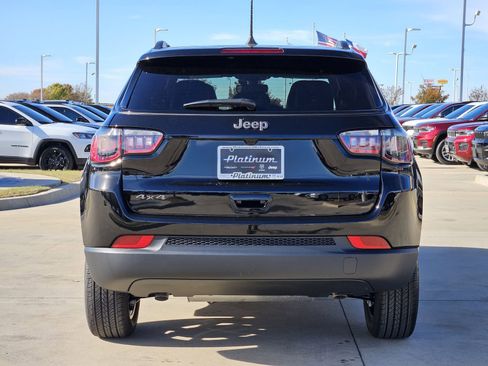 New 2026 Jeep Compass Latitude image 8