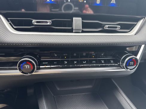 New 2026 Chevrolet Equinox LT image 18