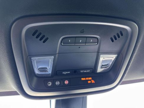 Used 2022 Chevrolet Traverse LT w/ LPO, Floor Liner Package AWD/4WD image 28