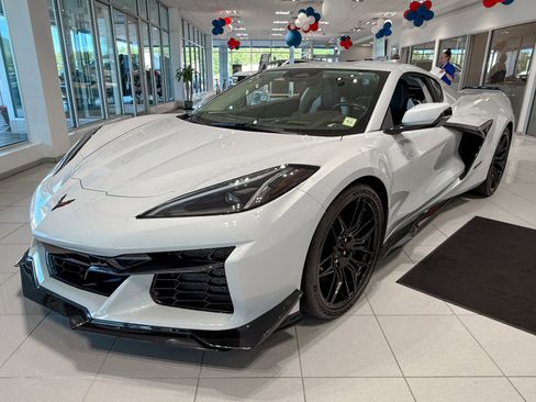 Used 2024 Chevrolet Corvette Z06 w/ Stealth Interior Trim Package RWD image 3
