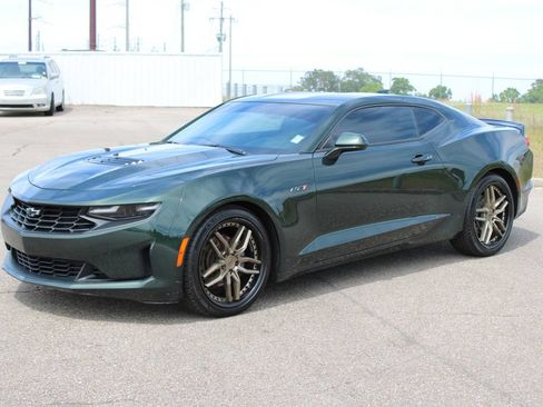 Used 2020 Chevrolet Camaro LT RWD image 2