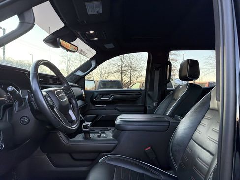 Used 2023 GMC Sierra 1500 AT4X image 12