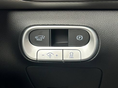 Used 2025 Genesis GV60 Advanced AWD/4WD image 36