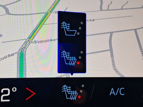 Certified 2025 Chevrolet Suburban LT w/ Comfort Package image 19